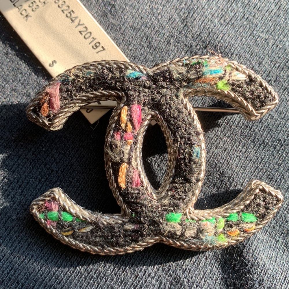 New CHANEL 🖤 Pin Brooch Silver Tone Black Pink Green Gray Blue Tan Tweed Thread